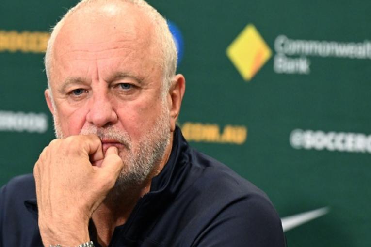 Graham Arnold resigns as Socceroos manager.